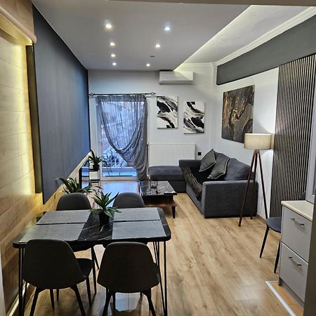 Central 3 Modern Apartment With Free Parking سيرس المظهر الخارجي الصورة