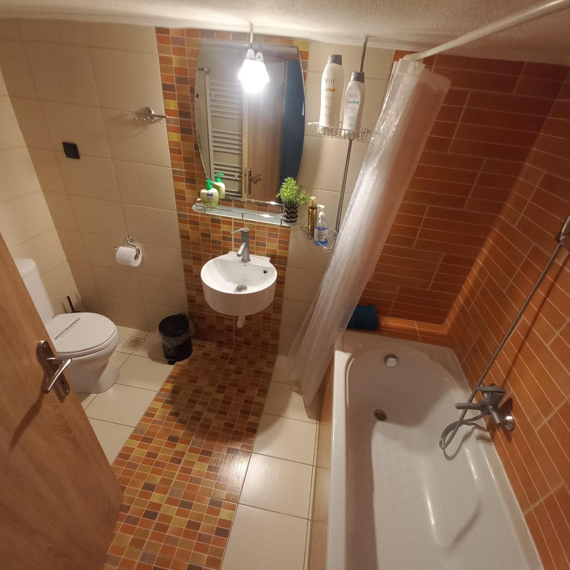 Central 3 Modern Apartment With Free Parking سيرس الغرفة الصورة