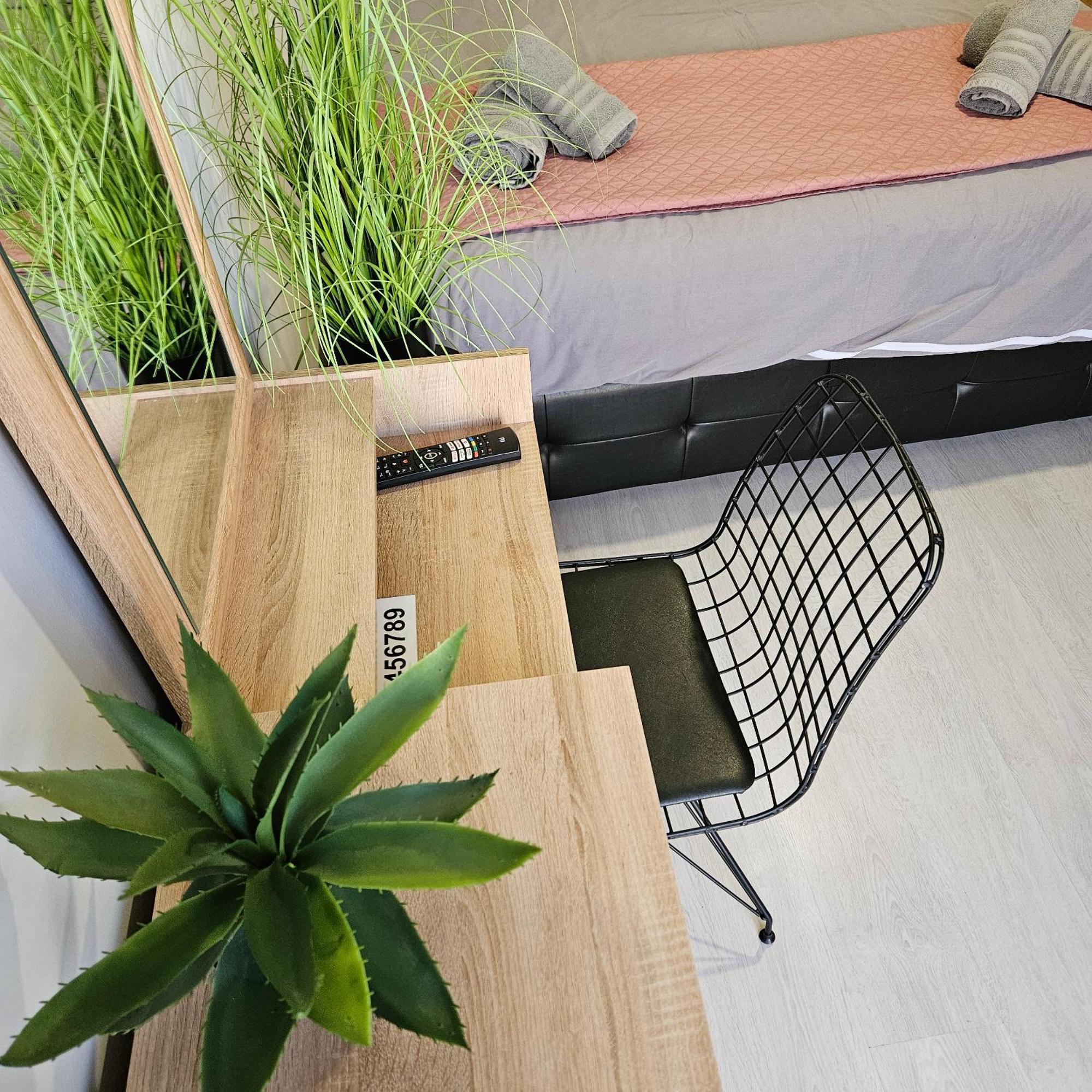 Central 3 Modern Apartment With Free Parking سيرس المظهر الخارجي الصورة