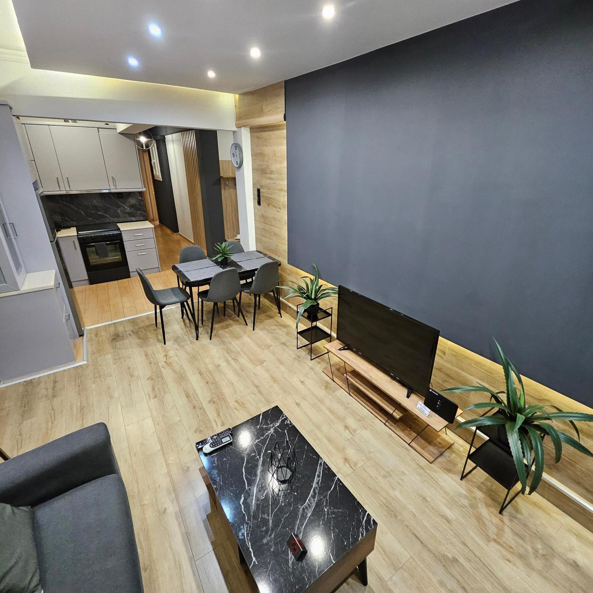 Central 3 Modern Apartment With Free Parking سيرس المظهر الخارجي الصورة