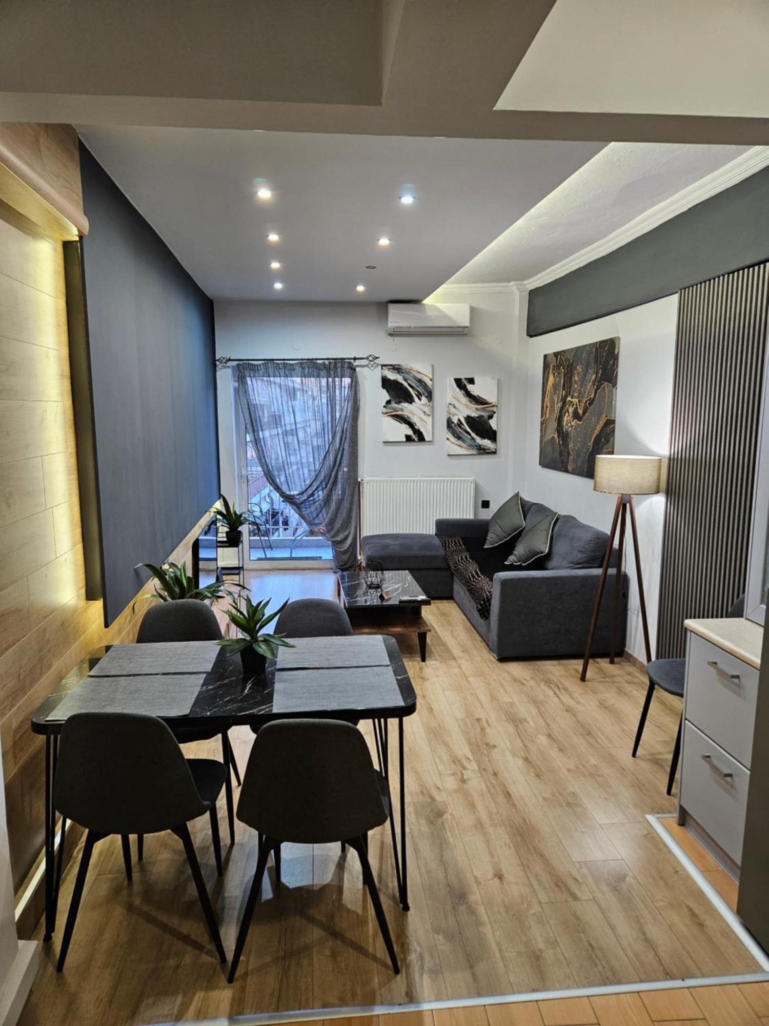 Central 3 Modern Apartment With Free Parking سيرس المظهر الخارجي الصورة