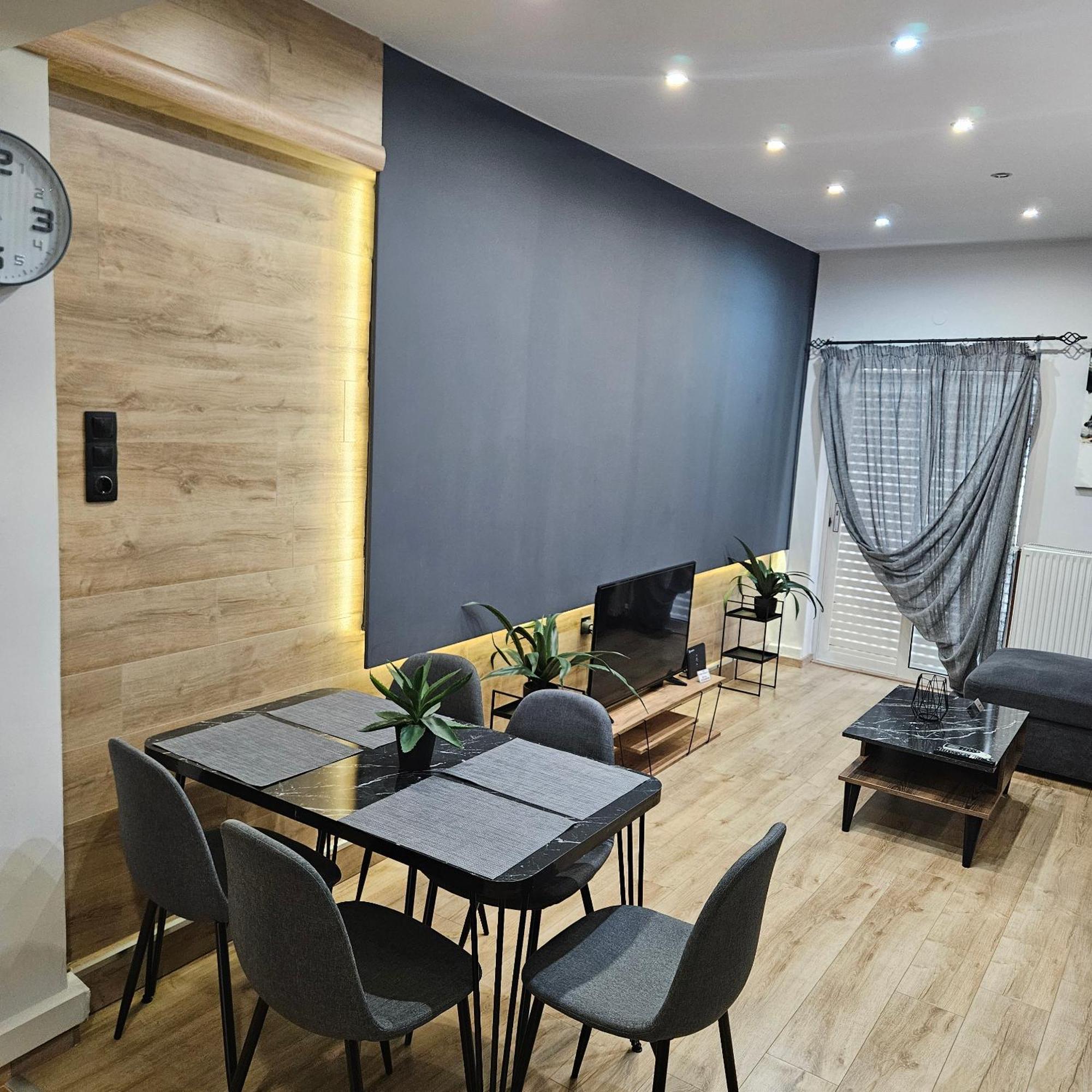 Central 3 Modern Apartment With Free Parking سيرس المظهر الخارجي الصورة